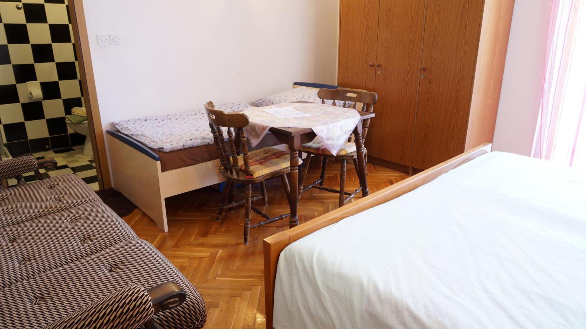 Guesthouse Garni Stara Novalja Phòng bức ảnh